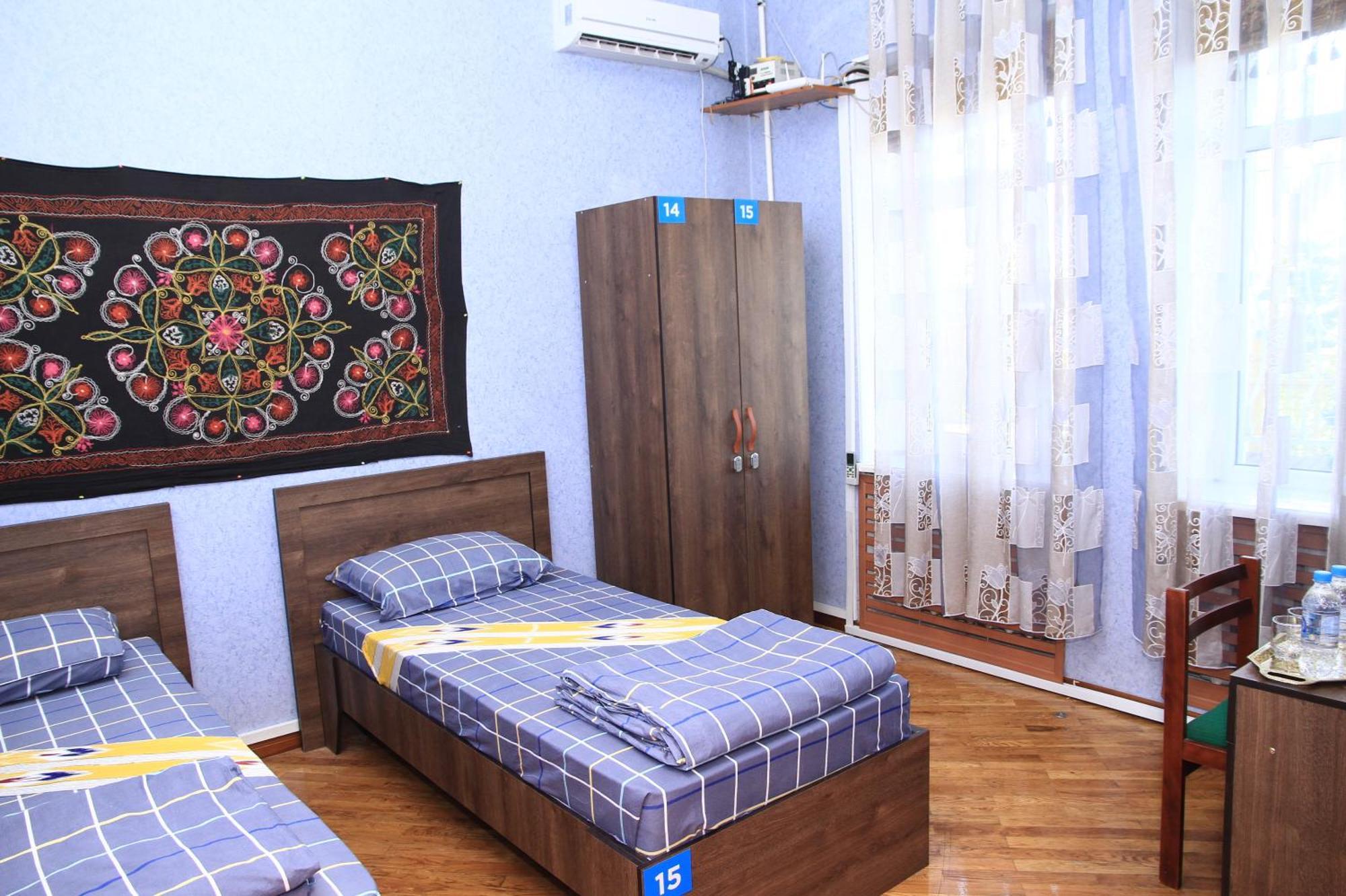 Yellow Hostel Dushanbe Exterior photo