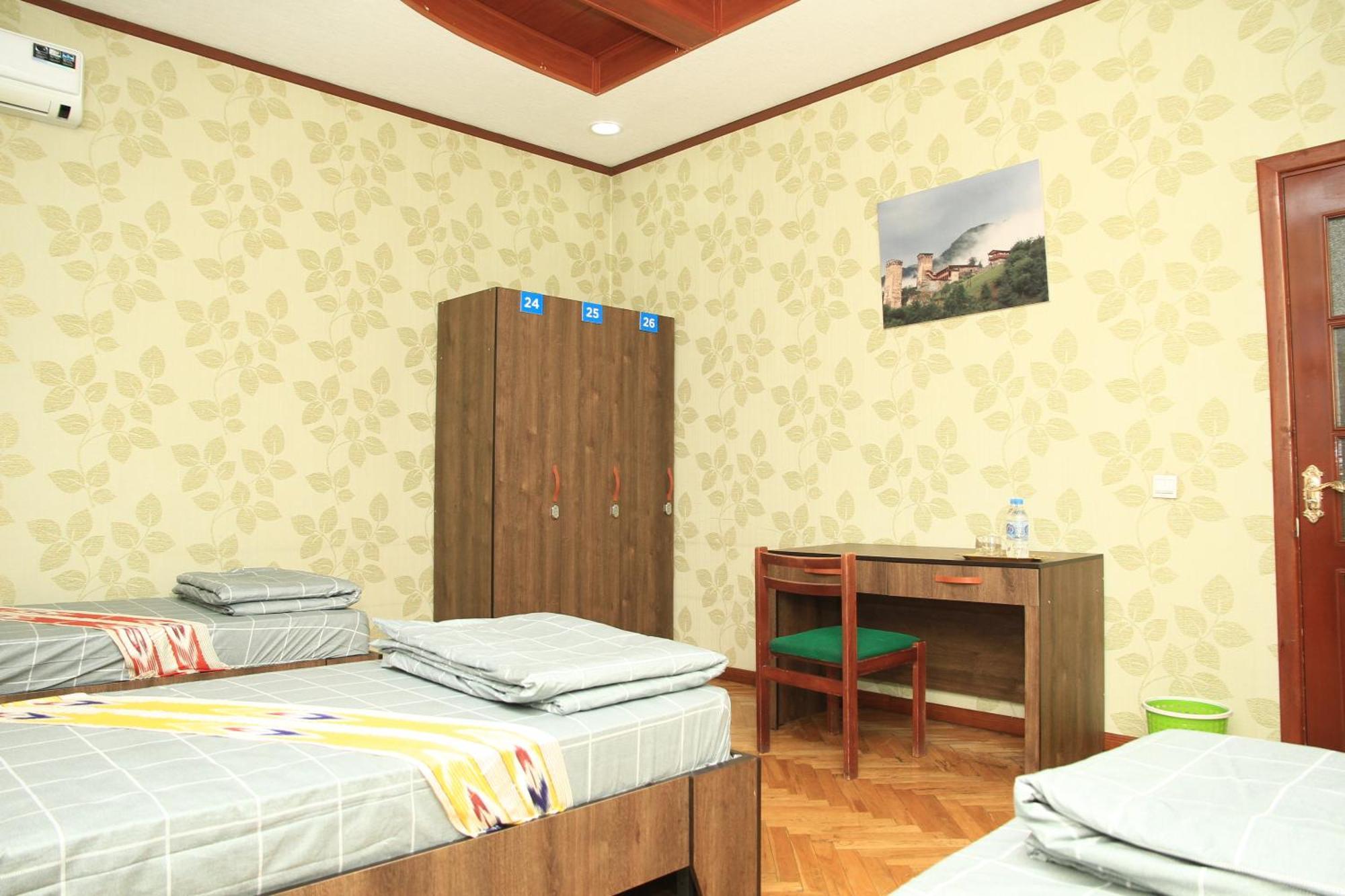 Yellow Hostel Dushanbe Exterior photo