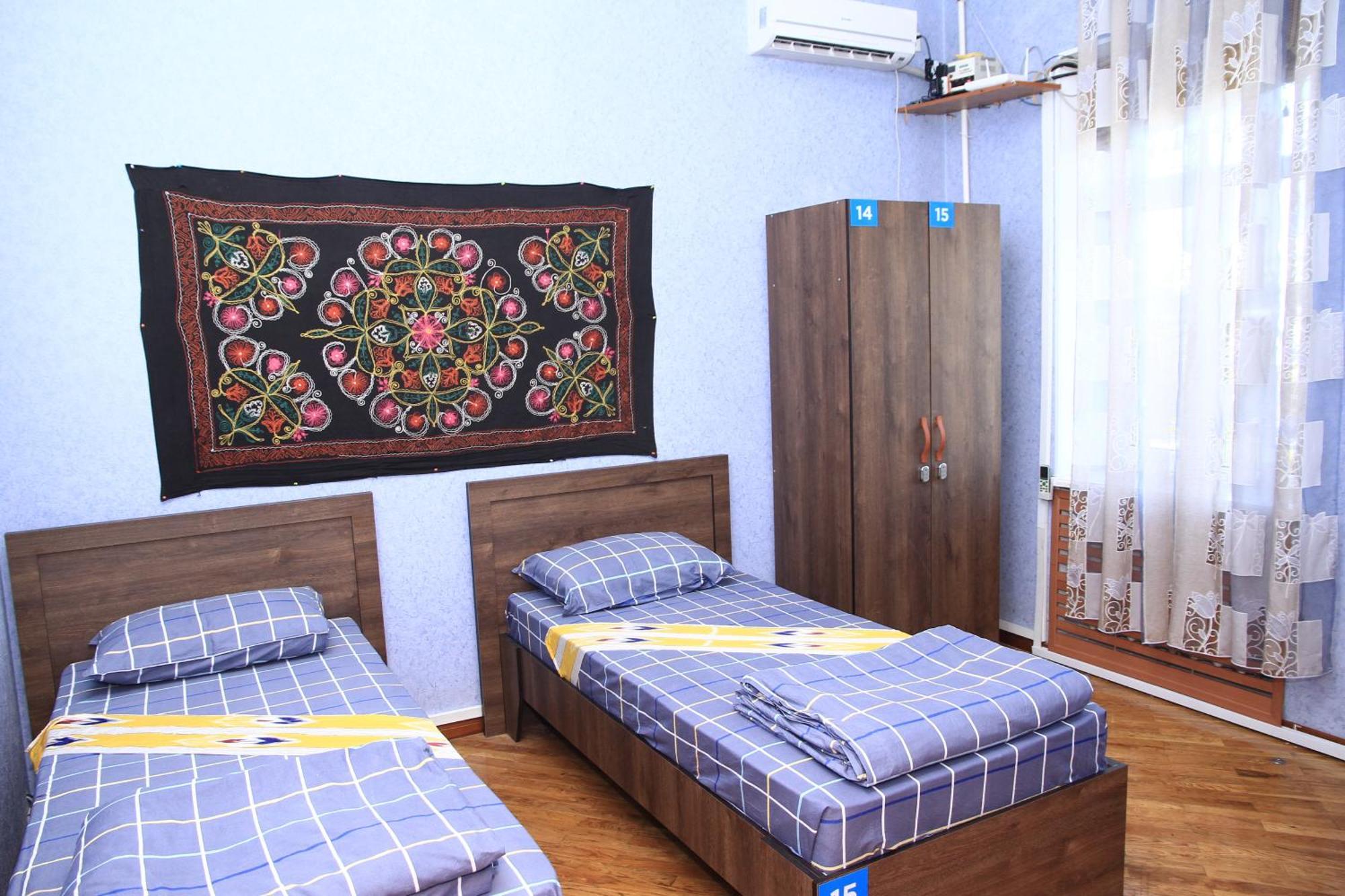 Yellow Hostel Dushanbe Exterior photo